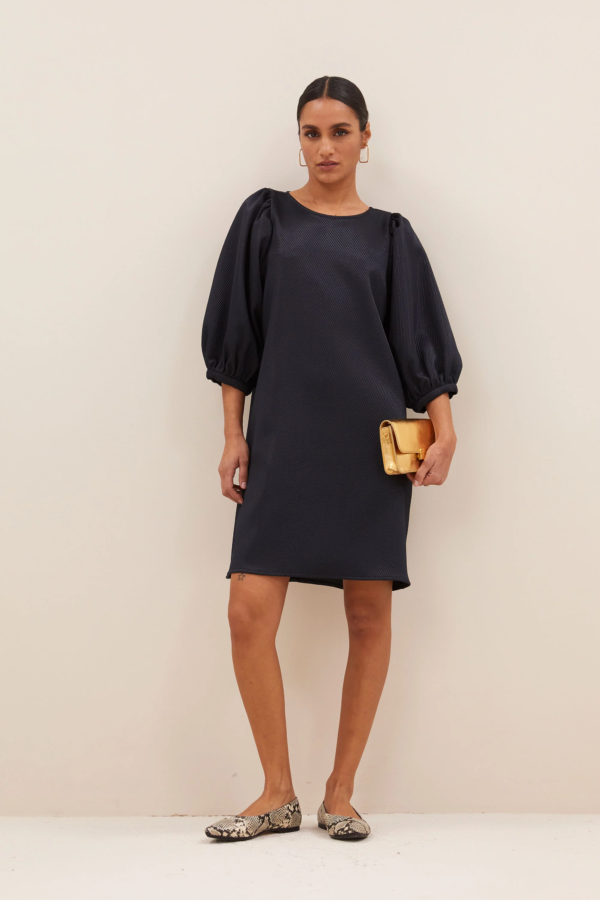 By bar kleid